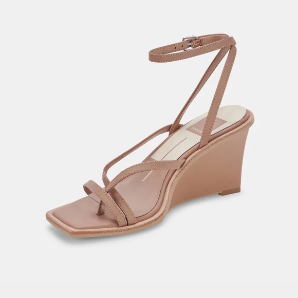 Dolce Vita Gemini Wedge - Picture 4 of 9